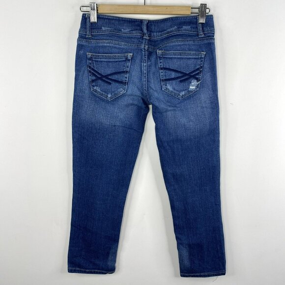 Aeropostale Jeans Womens Size 1/2 28x23 Low Rise Capri Crop Distressed Blue - Picture 3 of 4